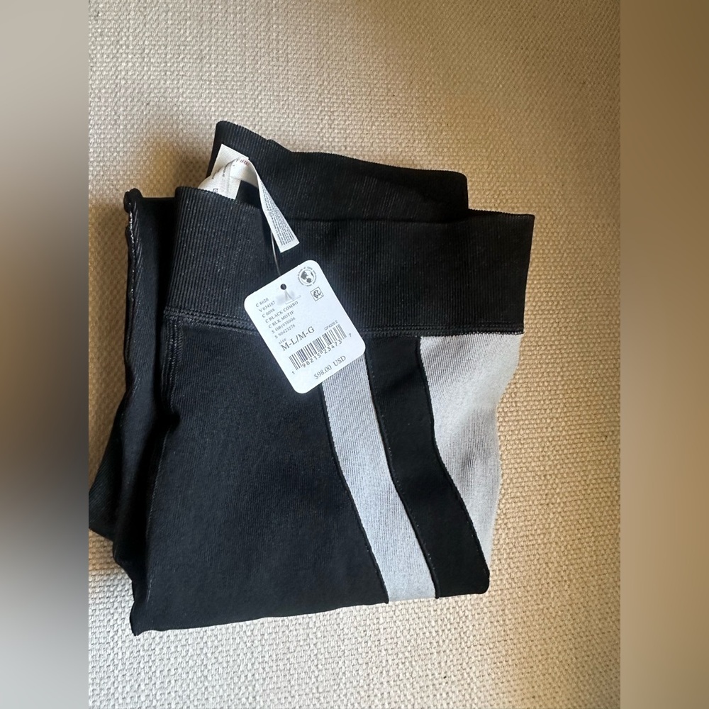 BNWT! FREE PEOPLE! Free Kick leggings in Large.